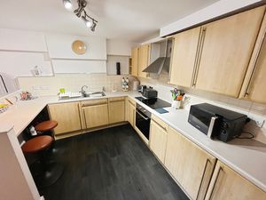 Kitchen- click for photo gallery